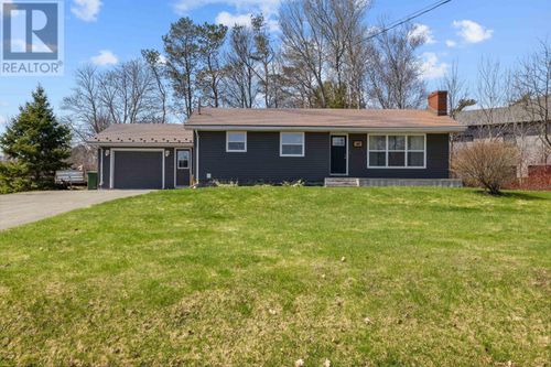 45 Kirkcaldy Dr, Charlottetown, PE, C1E1G7 | Card Image