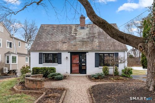 83 Meadowbrook Rd, West Hartford, CT, 06107-2533 | Card Image