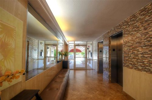 204-1391 S Ocean Blvd, Pompano Beach, FL, 33062-7152 | Card Image