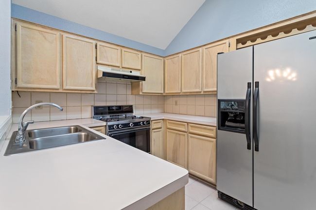 961 Green Meadow St, House other with 3 bedrooms, 2 bathrooms and null parking in Beaumont TX | Image 9