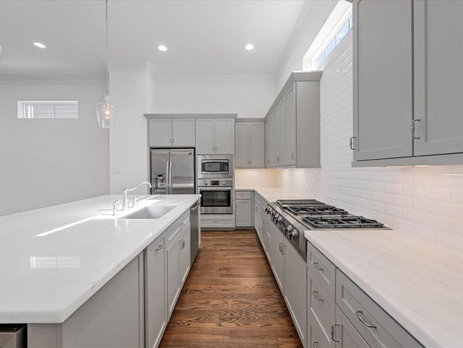 1110 W 12 Th St, House other with 3 bedrooms, 4 bathrooms and 2 parking in Houston TX | Image 5