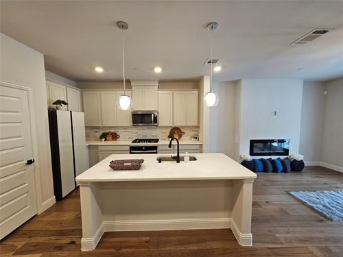 7852 Manilla Dr, Rowlett, TX, 75088-1303 | Card Image