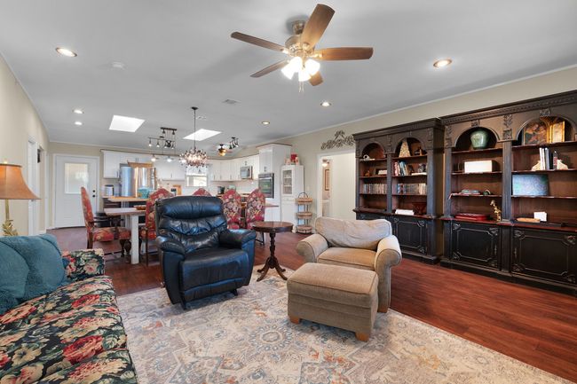 801 E Avenue C, House other with 4 bedrooms, 3 bathrooms and null parking in Lampasas TX | Image 8