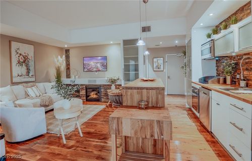 unit-202-3111 Bel Air Dr, Las Vegas, NV, 89109-1509 | Card Image