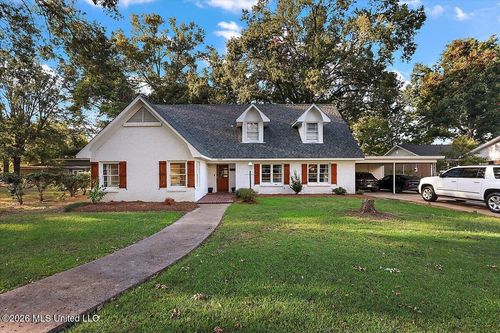 409 E Park Ave, Greenwood, MS, 38930-3129 | Card Image