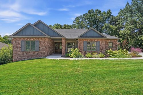 942 Nob Hl, Jefferson City, MO, 65109-7351 | Card Image