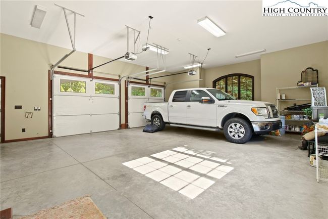 Main level garage | Image 46