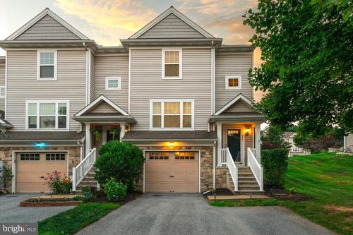 111 Red Maple Ln, MOUNTVILLE, PA, 17554-1673 | Card Image