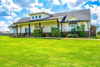 8164 Joella Lane, House other with 3 bedrooms, 2 bathrooms and null parking in Grandview TX | Image 3