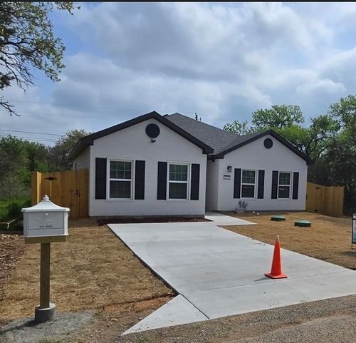 3513 Tomahawk Dr, Granbury, TX, 76048-5995 | Card Image