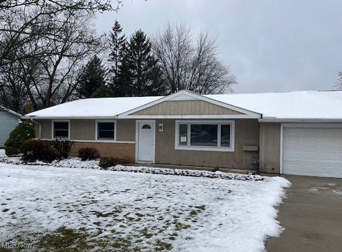 8768 Parkdale Dr, North Royalton, OH, 44133-1613 | Card Image