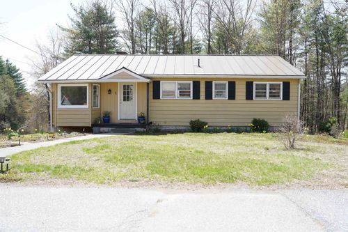 5 Richardson Pl, West Lebanon, NH, 03784-3116 | Card Image