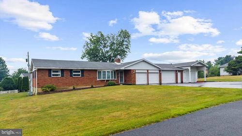 5824 Holiday Drive, ALLENTOWN, PA, 18104 | Card Image