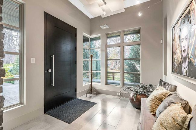 2605 Erlton Street Sw, Home with 3 bedrooms, 4 bathrooms and 5 parking in Calgary AB | Image 3