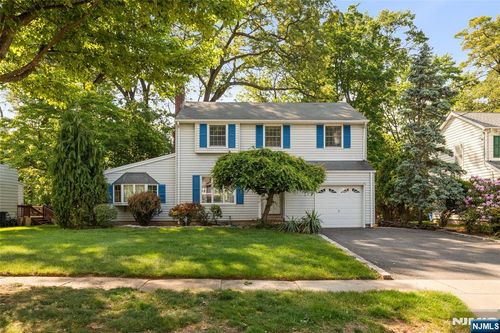 557 Monroe Ct, River Edge, NJ, 07661-1332 | Card Image