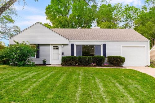 7652 Rainbow Dr, Prairie Village, KS, 66208-3653 | Card Image
