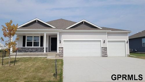 17007 Reynolds St, Bennington, NE, 68007-1732 | Card Image