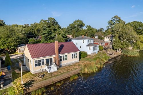 29 Ocean Ave, Halifax, MA, 02338-1326 | Card Image