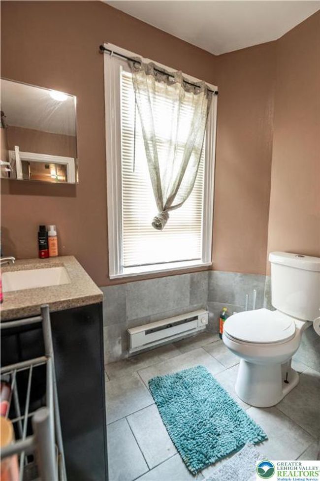 1013 Spruce St, House other with 5 bedrooms, 4 bathrooms and null parking in EASTON PA | Image 23
