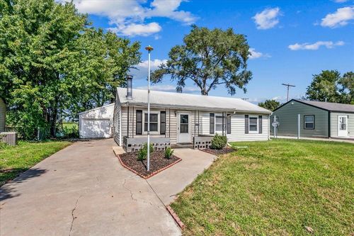 6551 N West Park View St, Park City, KS, 67219-1354 | Card Image