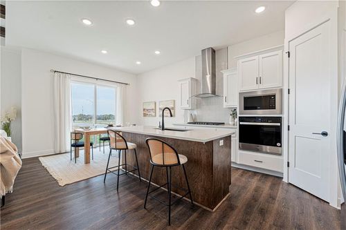 1445 N 163rd St, Basehor, KS, 66007-7407 | Card Image