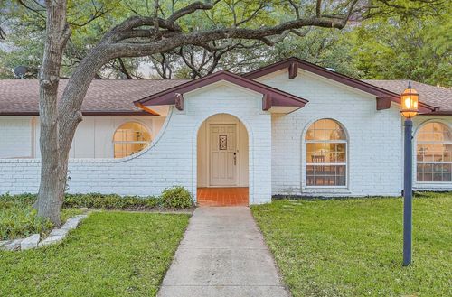 404 Green River Trl, Fort Worth, TX, 76103-1007 | Card Image