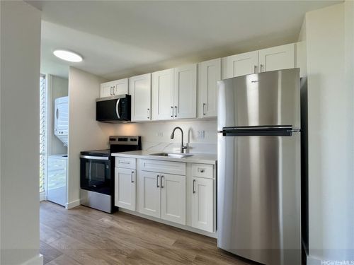 c613-647 Kunawai Ln, Honolulu, HI, 96817-2265 | Card Image