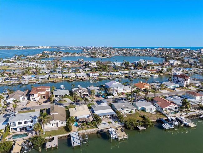 17730 Long Point Dr, House other with 3 bedrooms, 2 bathrooms and null parking in REDINGTON SHORES FL | Image 64