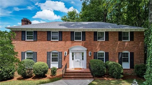 42 Kemp Rd E, Greensboro, NC, 27410-6016 | Card Image