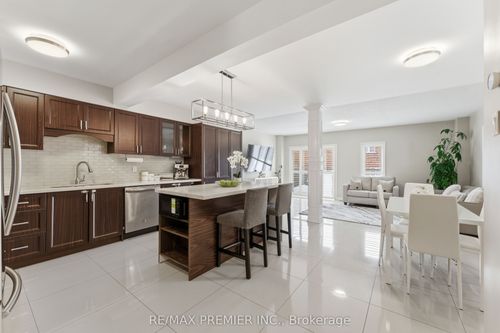 58 Martini Dr, Richmond Hill, ON, L4S2T7 | Card Image