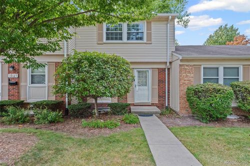 1823 Brentwood Dr, Troy, MI, 48098-2633 | Card Image