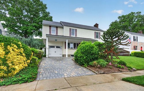 24 Purdue Rd, Glen Cove, NY, 11542-2009 | Card Image
