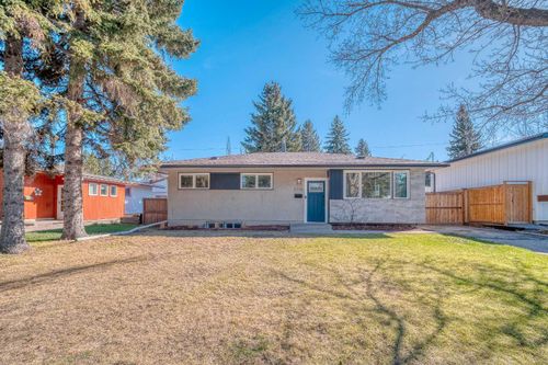 2715 63 Ave Sw, Calgary, AB, T3E5J6 | Card Image