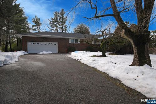 28 Overlook Rd, Little Falls, NJ, 07424-2435 | Card Image