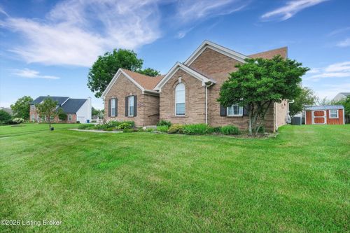2005 Manning Pl, La Grange, KY, 40031-8996 | Card Image