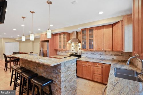 819 4th St Ne, WASHINGTON, DC, 20002-4317 | Card Image