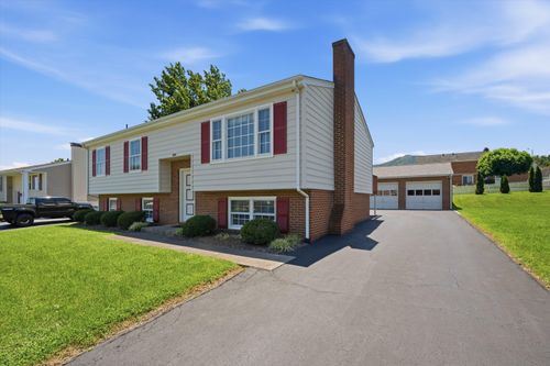 404 Rebecca Ln, Salem, VA, 24153-6604 | Card Image