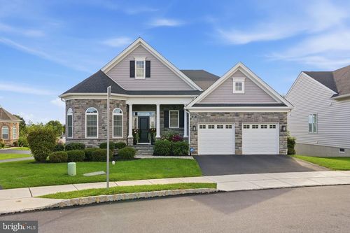 671 Stamp St, PHOENIXVILLE, PA, 19460-0410 | Card Image