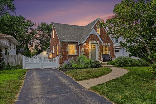 323 Orchard Dr, Oakwood, OH, 45419-1724 | Card Image