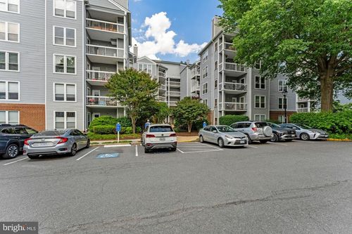 5-c2-3175 Summit Square Dr, OAKTON, VA, 22124-2865 | Card Image