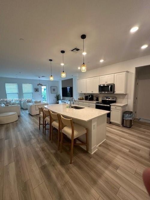 8352 Nw 7th Pl, Plantation, FL, 33324 | Card Image