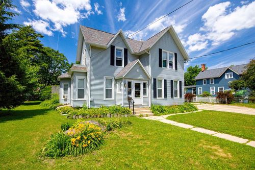 334 Grove Street, Fort Atkinson, WI, 53538 | Card Image
