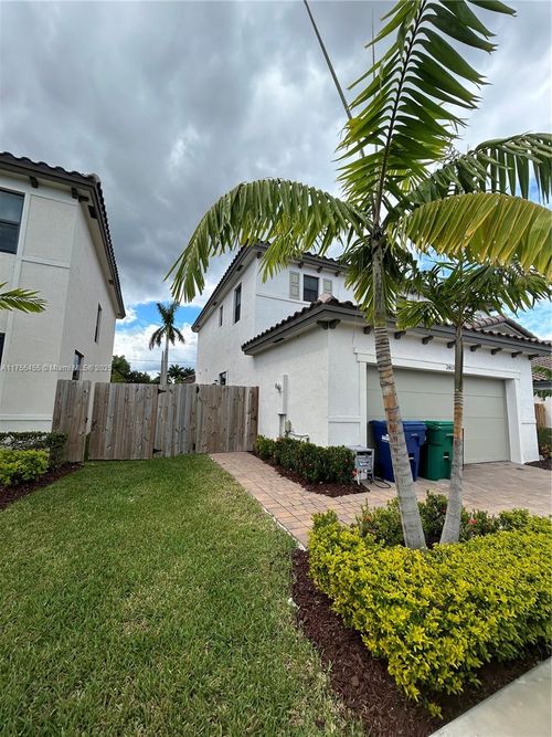 efficiency-24030 Sw 119th Pl, Homestead, FL, 33032-3034 | Card Image