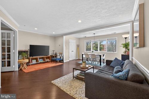 206-8 Russell Ave, GAITHERSBURG, MD, 20877-2963 | Card Image