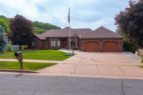 2925 W Princeton Ave, Eau Claire, WI, 54703-4108 | Card Image