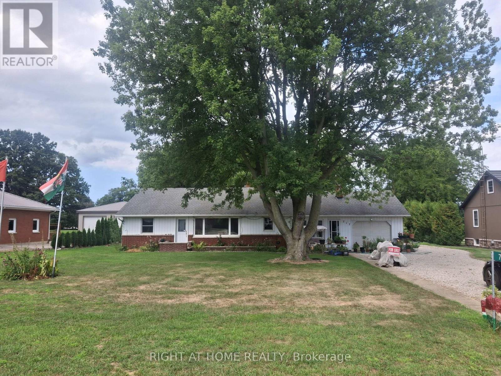 717 Mersea Rd, For Sale in Leamington - eXp Realty