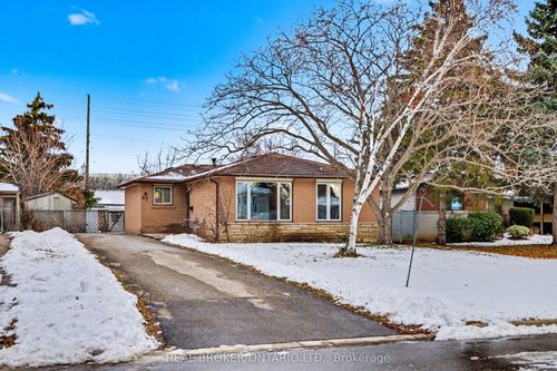 40 Flavian Cres, Brampton, ON, L6T3P4 | Card Image