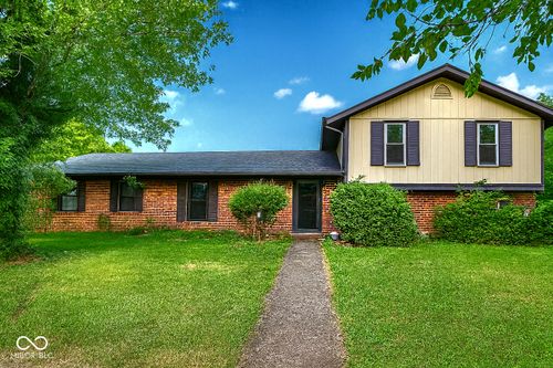 8807 Powderhorn Ln, Indianapolis, IN, 46256-1370 | Card Image