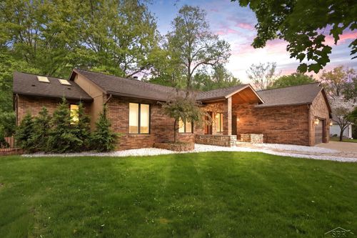1112 Wendrow Way, Mt Pleasant, MI, 48858-3357 | Card Image
