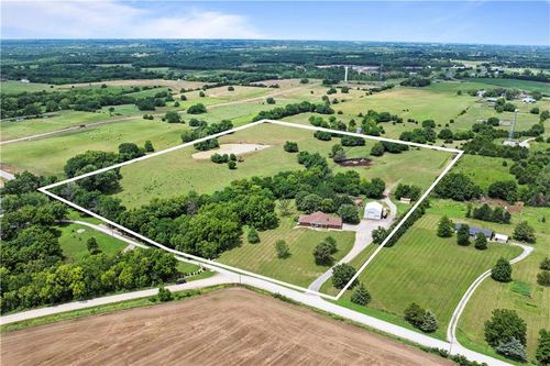 23276 Evans Rd, Tonganoxie, KS, 66086-3039 | Card Image